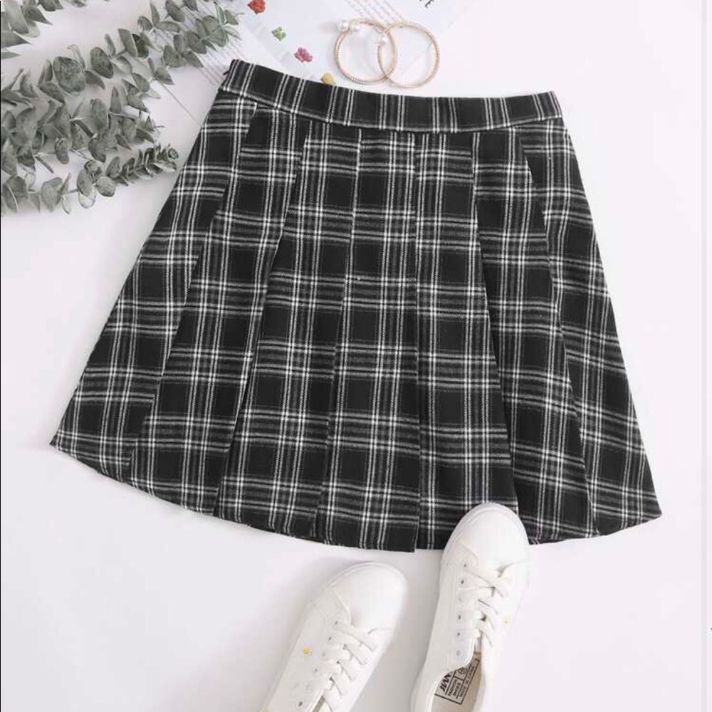 Plaid pleated skirt